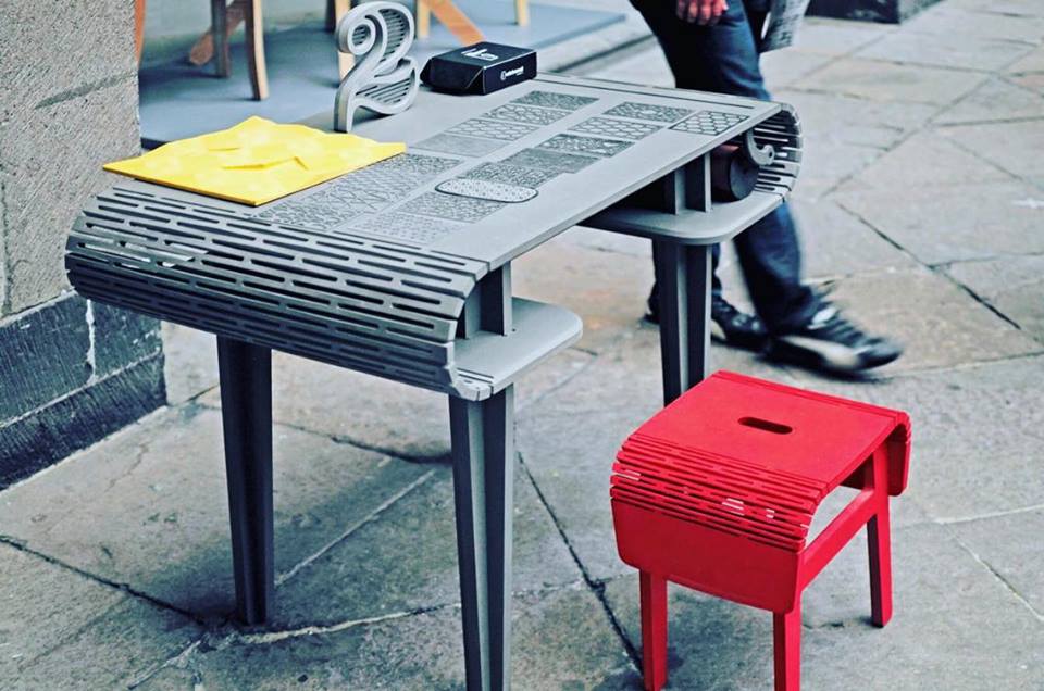 FABLAB_DF's tweet photo. MESA Y BANCO #FABLABDF #VALCHROMAT #CNC #FABLAB #FABRICACIONDIGITAL https://t.co/CMMC1nJR5P