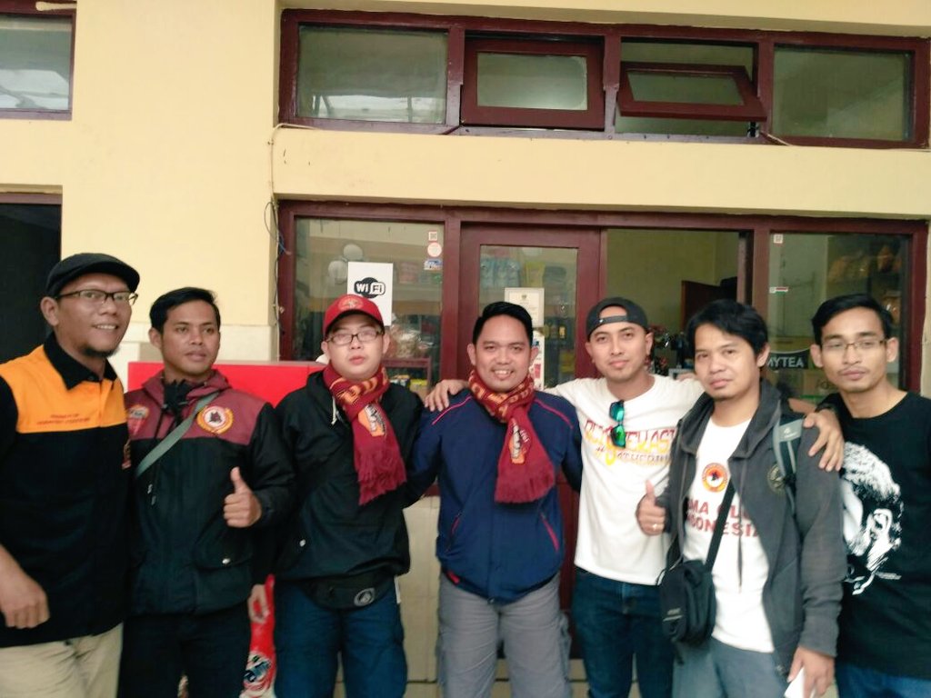 Rci Bogor <a href="/RCI_Garut/">Roma Club Garut</a>  w/  new president &amp; vice of Roma Club Indonesia 😀😀😊
#Latepost #MukernasRCI3 #Bandung