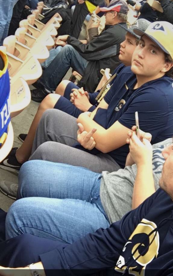 Julian_615's tweet photo. When you don't wanna be seen in public wearing @RamsNFL gear 😂😂😂😂😂😂 @pmacdonald22 Trash #Latrick #Lams https://t.co/NmlgyKfxCF