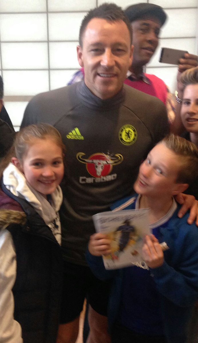 Xanth1978's tweet image. Thank you @JohnTerryGMF for making my girls day...I have one super happy girl after meeting you today and obviously the result