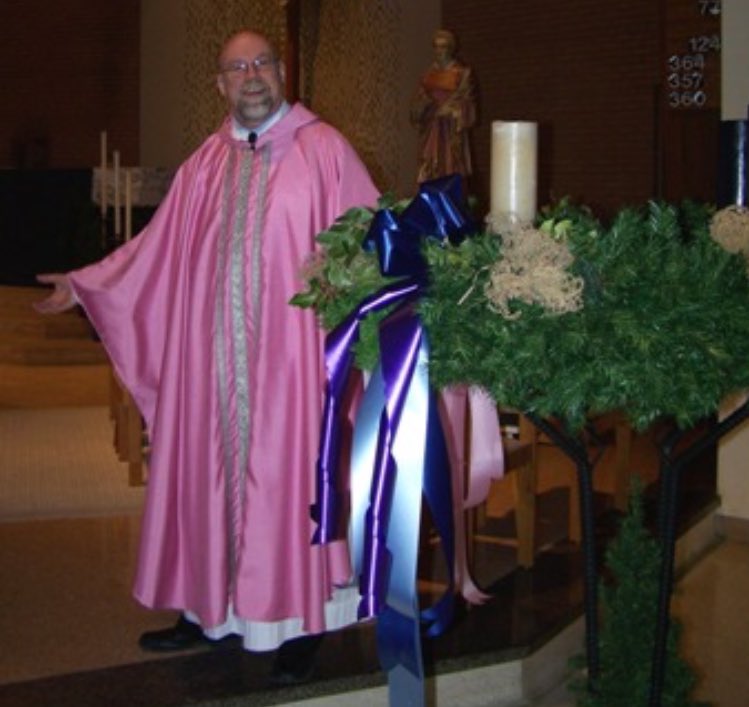 comcatholicgrl's tweet photo. "On the third Sunday in Advent, we wear rose." #CatholicMeanGirls https://t.co/QwbqJJM4A3