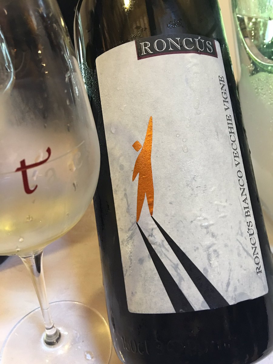 babietoile's tweet photo. A special #wine #tasting #ilmiofvg #roncus #whitewine #fvg #fvglive #happy ⭐️💖⭐️ https://t.co/BISKGR74Sp