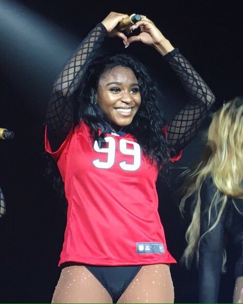karlacoeur's tweet photo. her smile can save lifes
#NormaniOnStage https://t.co/KP5LGaeg3q