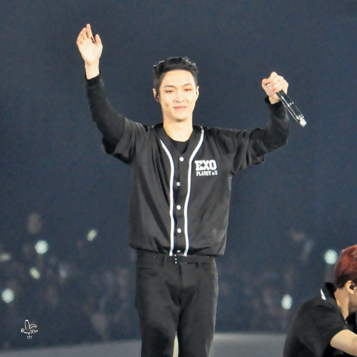 bunnyxing107's tweet photo. 161211 #EXO100THCONCERT #EXOrDIUMinOsaka 
#레이 #yixing https://t.co/qV4nPyoFhz