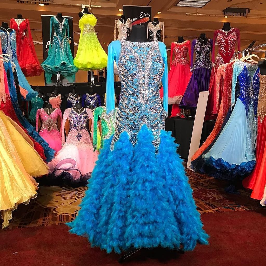 ProAmConnection's tweet image. Atelier Elle by Marek is at #holidaydanceclassic come and see this beautiful gown and see … ift.tt/2gBbqtO