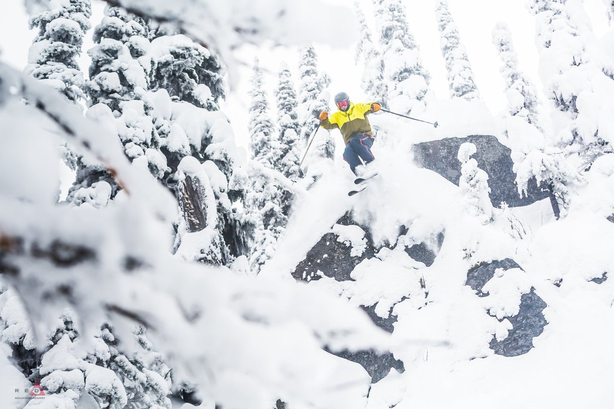 redresort's tweet photo. Skiers and boarders were out in full force this weekend. SEND IT!  📷: @ryanflettmedia #REDopeningday #REDresort #OwnTheMountain https://t.co/LhOTSGRJxw