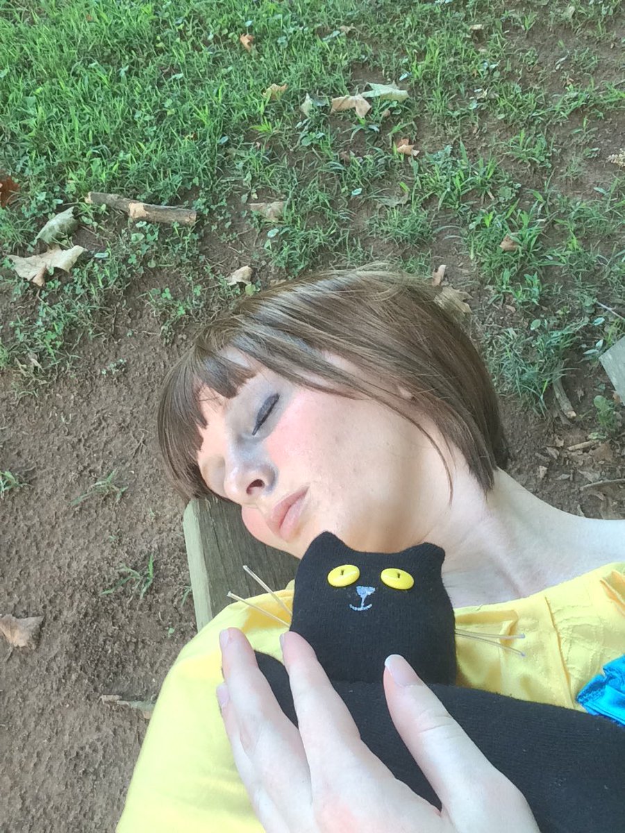 FranBowtheFree's tweet photo. Really tired after a long day of happy reunions... Goodnight everyone! Hope you are all happy too! https://t.co/J3y8MXJSV4