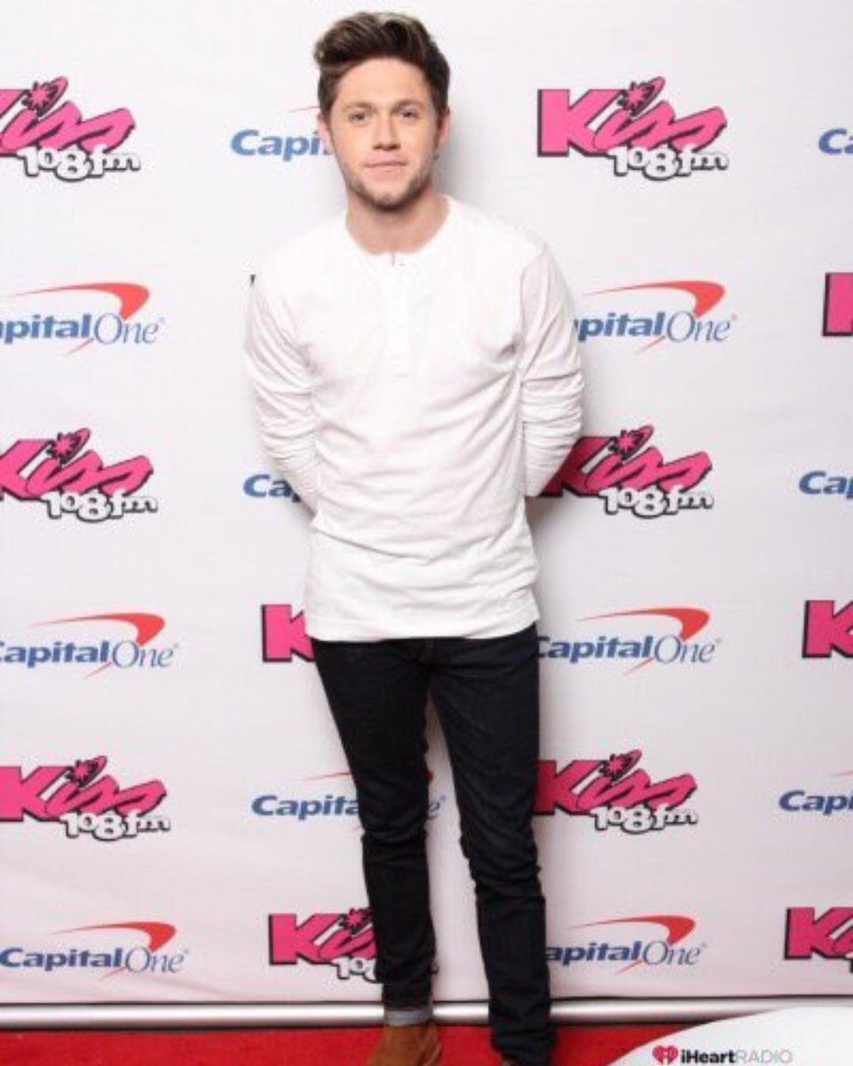 NHArgOficial's tweet photo. Niall en los #KISS108JingleBall en Boston ayer por la noche https://t.co/QTTgG5uFcz