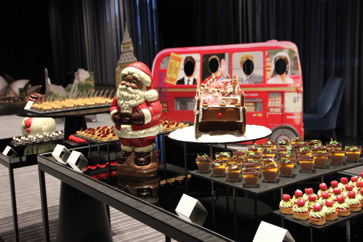 Collins_Square's tweet image. The pastry chefs at our Events Centre created this magnificent #venuesetup We think it's even better than a #hotel @ihsDesign #IHSCubeComp