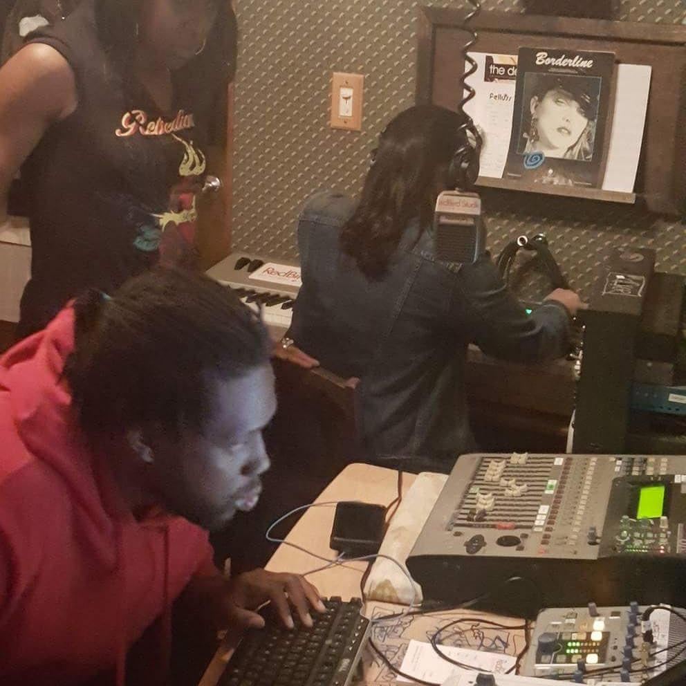 eastcoastdiamon's tweet photo. In the studio with production team; Oh yea @Madonna recorded here. #themusicbuilding #timesquare #musichistory https://t.co/RZhmBPih1S