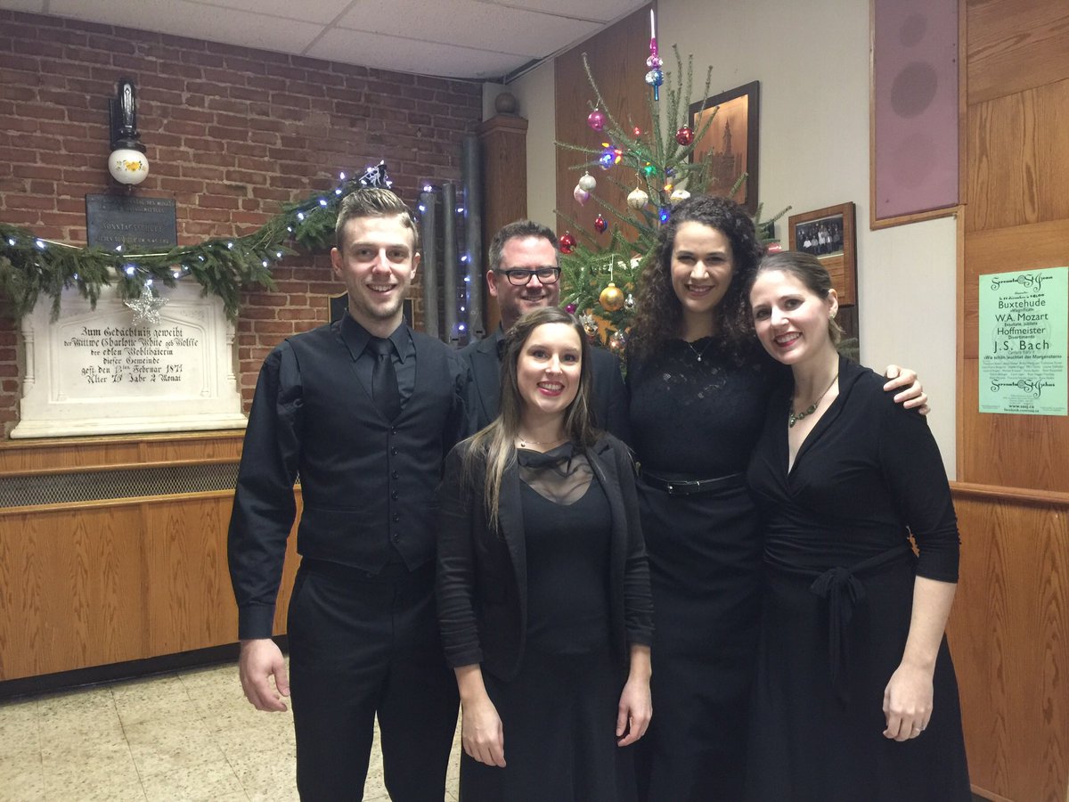 CarolSoprano's tweet image. @valeriebsoprano @DavidHMenzies an excellent afternoon of beautiful music with Serenata at St John's. Thank you to everyone involved!