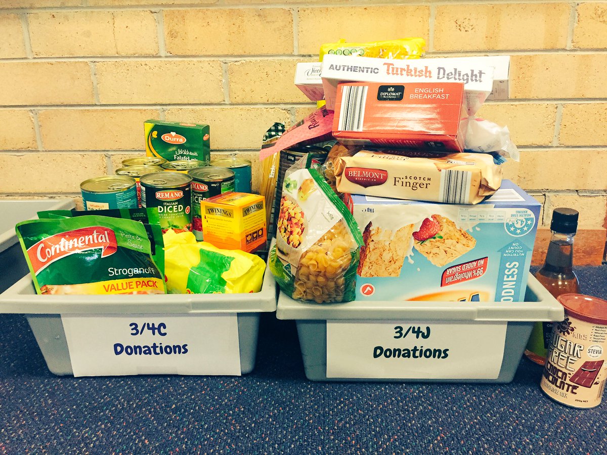 3and4meps2016's tweet photo. We are partnering with 'Community Care Refugee Program' and collecting non perishable items for refugee families. https://t.co/uHYb0fDXhO