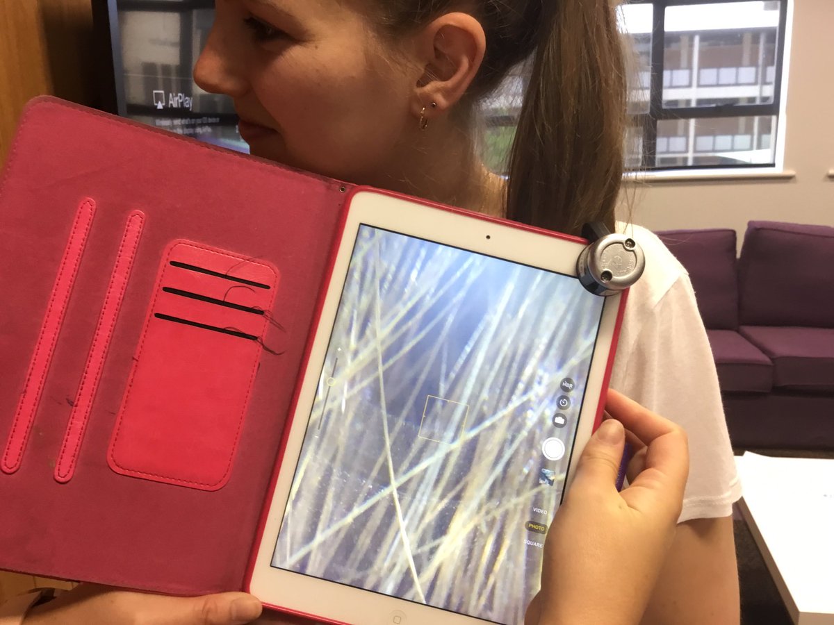 anitaodonohue's tweet photo. #hccplc investigating the lens using green screens and microscopes https://t.co/X18LUG1UA5