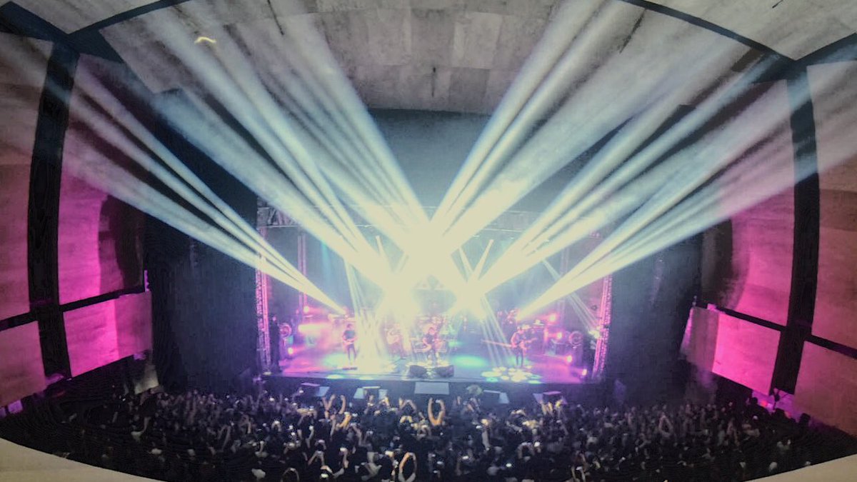 Gracias por ser el mejor público para una noche tan especial.Pronto podrán escucharse cantando con nosotros en nuestro primer álbum en vivo!