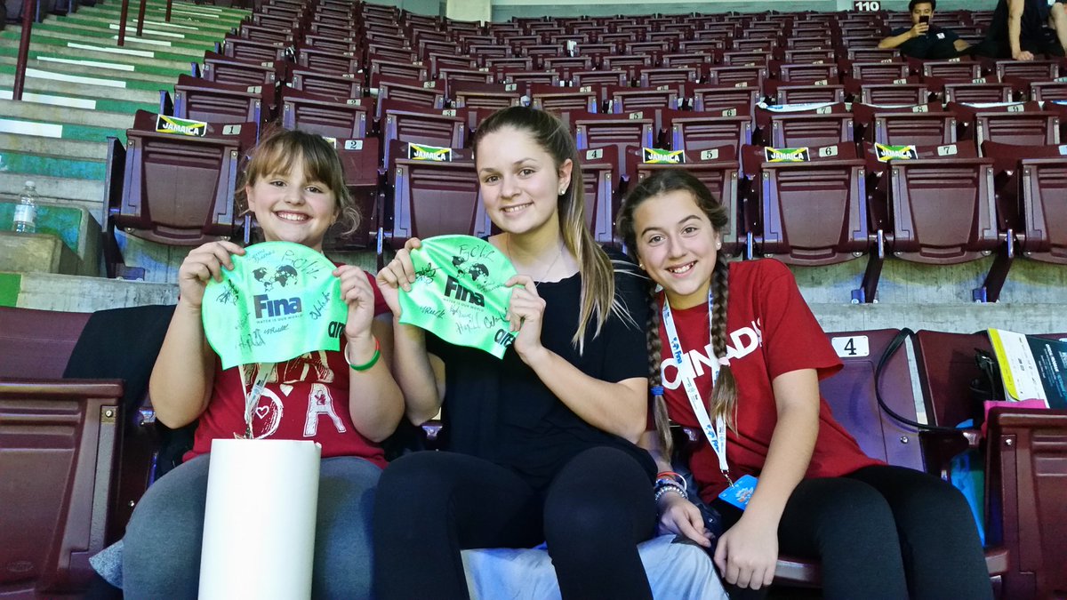 These ladies will be taking home some swim caps autographed by Team Canada for their team spirit during #finawindsor2016 #feelthepower