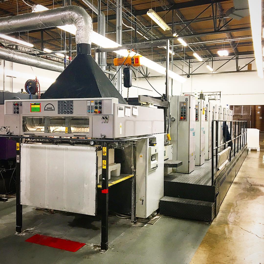 Working through the weekend to make sure our customers are taken care of! 🎅🏻❄️📦#print #PRINTING #Packaging #foldingcartons #cartoncraft