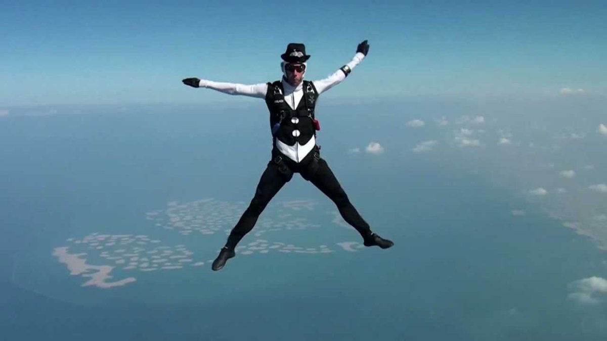 CentralView_'s tweet image. While diving you can look good while doing it!!!