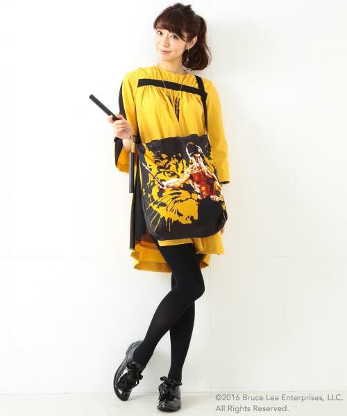 shoko55mmts's tweet photo. mmts
公式ライセンスを結んだ念願のブルースリーコラボ✨
黄色いワンピースはトラックスーツモチーフ！
横の黒いラインはジッパーで好きな具合に調整もできちゃうよ
女ドラゴンになろう！！
メンズアイテムもいっぱい

https://t.co/gr4F1rQDMj https://t.co/Pw8Ih91ygU