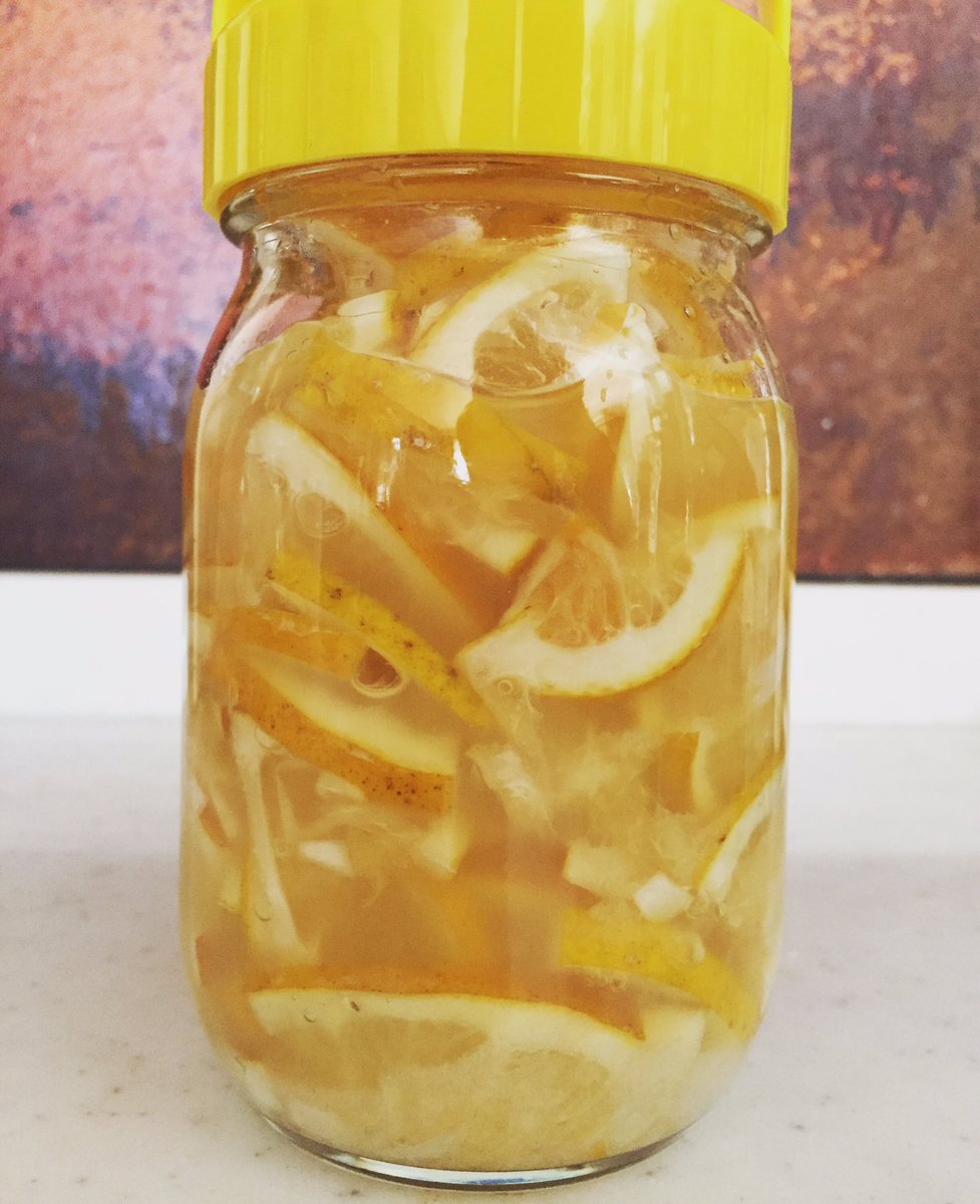 itorumi's tweet photo. 今年も実家のレモンで塩レモン作りました。#ヴィーガンチャレンジ #塩レモン #saltlemon #vegan #veggies #lemon https://t.co/VjN067Yh5e