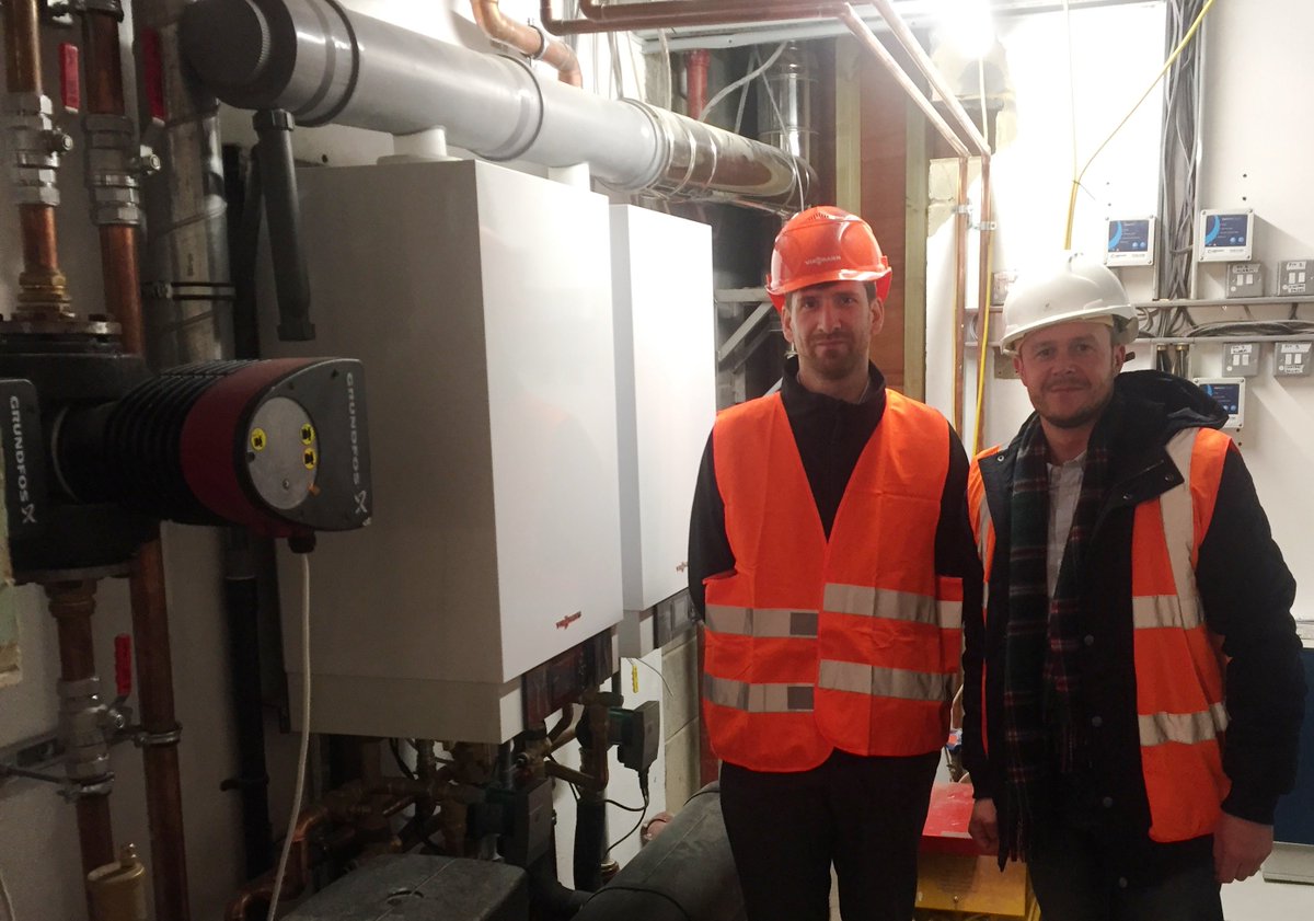 KenhamBuilding's tweet image. On in time for Xmas @ViessmannUK #fireitup #Cascade #backup #workingtogether #grundfos #wilo #viotronic #efficiency #thatssokenham #a1flue
