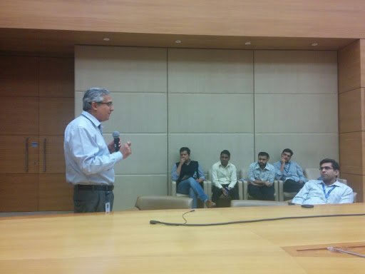 JioGenNext's tweet photo. Sandeep Grover enlightened our qualified startups with his wise words & also took them through JIO experience zone tour. #2016WinterProgram https://t.co/KjQOF0iuG0
