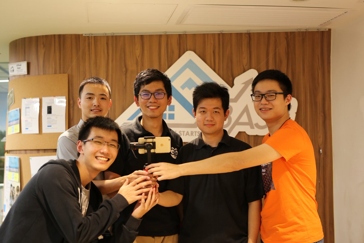 VimbleOfficial's tweet photo. 300% funded! Thanks everyone, grab an early bird before our campaign ends: https://t.co/KcBAmOrD2B https://t.co/0oYU5kXfN9