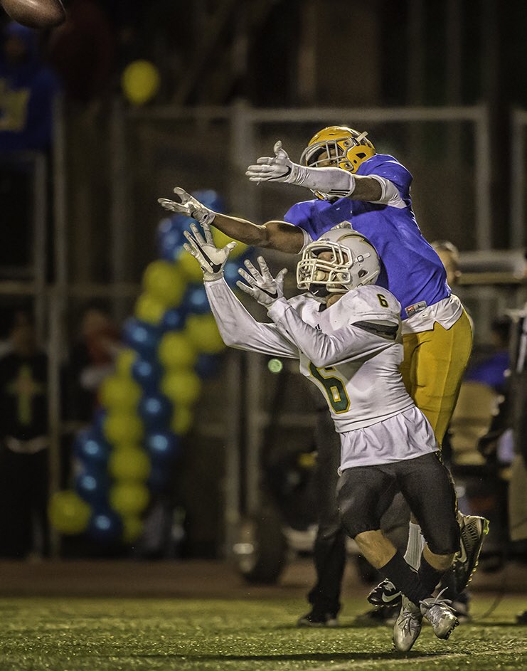 terrancejack's tweet photo. #2016 #allsunsetleague #edisonchargersfootball #allleague #cifchampions #ssa13 #terryjackphotograhy #surfcityactionphotos @terrancejack https://t.co/X8FIm6vRMW