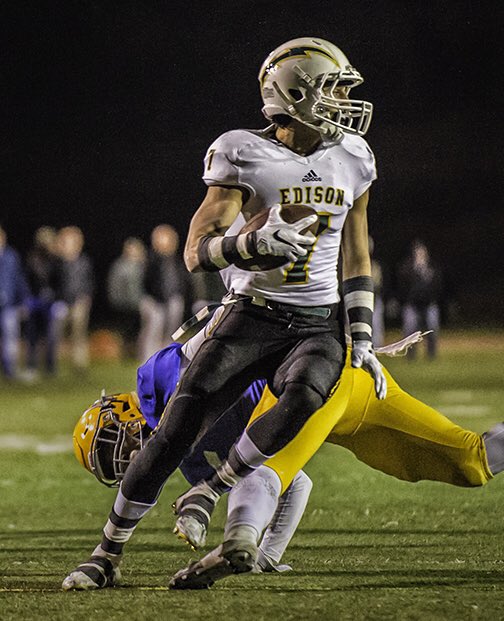 terrancejack's tweet photo. #2016 #allsunsetleague #edisonchargersfootball #allleague #cifchampions #ssa13 #terryjackphotograhy #surfcityactionphotos @terrancejack https://t.co/X8FIm6vRMW
