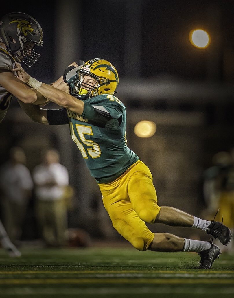 terrancejack's tweet photo. #2016 #allsunsetleague #edisonchargersfootball #allleague #cifchampions #ssa13 #terryjackphotograhy #surfcityactionphotos @terrancejack https://t.co/c4NhYffgcE