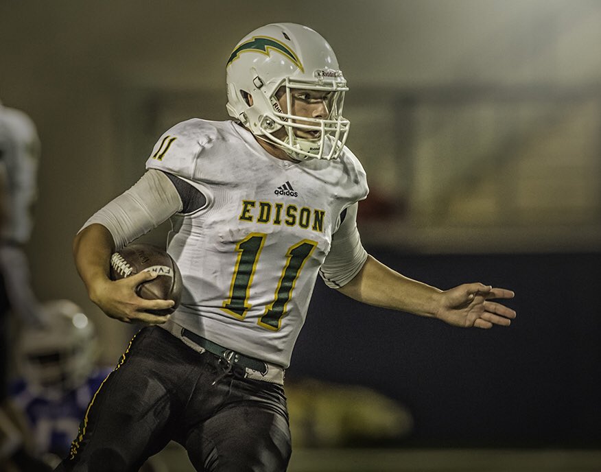 terrancejack's tweet photo. #2016 #allsunsetleague #edisonchargersfootball #allleague #cifchampions #ssa13 #terryjackphotograhy #surfcityactionphotos @terrancejack https://t.co/moyG8pm5w0