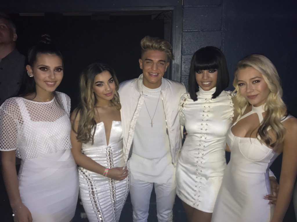 FreddyParker98's tweet photo. Backstage @FourOfDiamonds https://t.co/YhAtPez9Ay