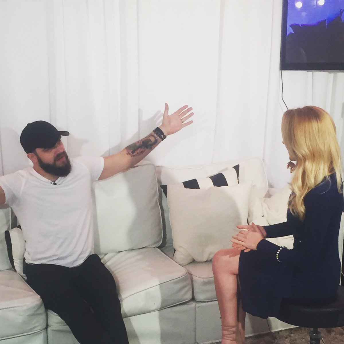 LPetrelliTV's tweet image. Such a fun time interviewing @joshgallmusic tonight! More details coming your way...