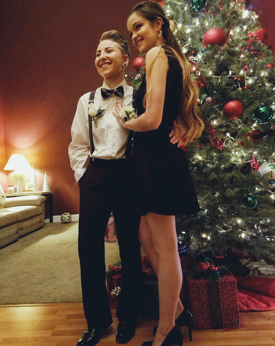 olivia_duke_x's tweet photo. Happy Holliday's π²β€οΈ
#winterformal2016 #dance #cute #love #funtimes #fancy https://t.co/lKLTYQme5n