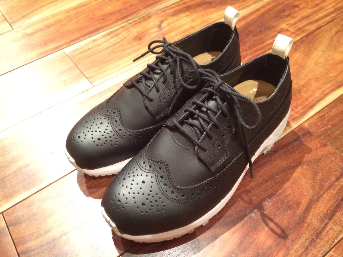 1ldk Aoyama Hotel Orphicよりスニーカーと革靴をハイブリットさせたレザーシューズ 長時間履いても疲れにくいビブラムソールを使用 まさにレザーシューズとスニーカーの良いとこ取りな一品 カジュアルだけでなくドレススタイルにもハマってくれます