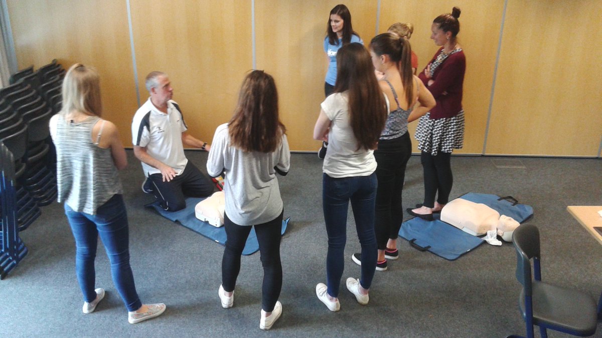 WiltsSwindonSG's tweet photo. #AdventFact 23 training courses in 2016 interested in next years courses https://t.co/FqH3ar7mFH #EmergencyFirstResponce @AvonValleyRun https://t.co/H0IZ6bY1yC