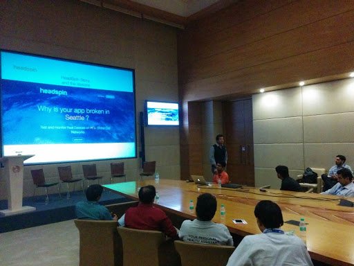 JioGenNext's tweet photo. Our mentor-in-residence, @ameyzin, welcomes the cohorts & explains the role of @GenNextHub in their future endeavours. #2016WinterProgram https://t.co/au5rY5U8pW