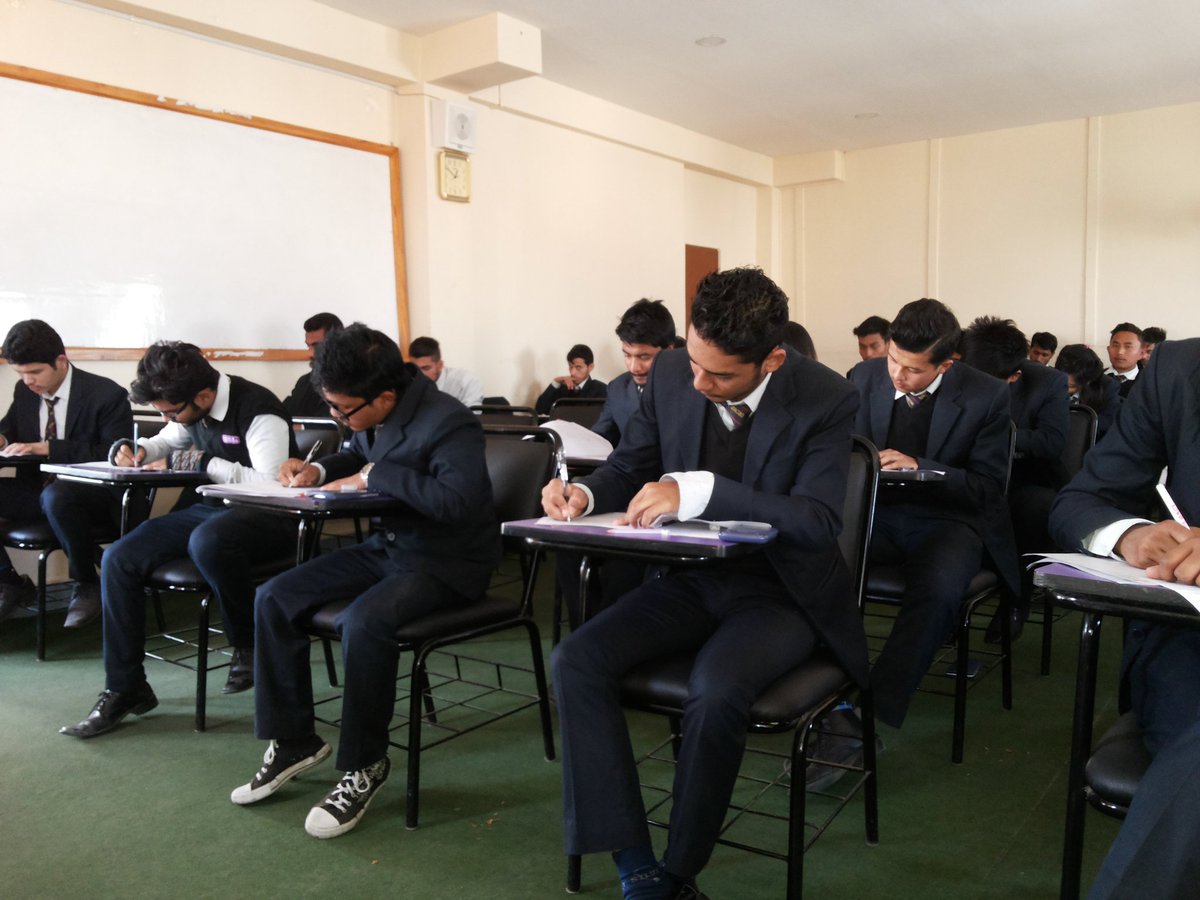 jijibisha's tweet image. शान्त र मर्यादित परीक्षा कक्ष।
#orchidinternationalcollege
#bsccsit
#thirdsemester
#computerarchitecture