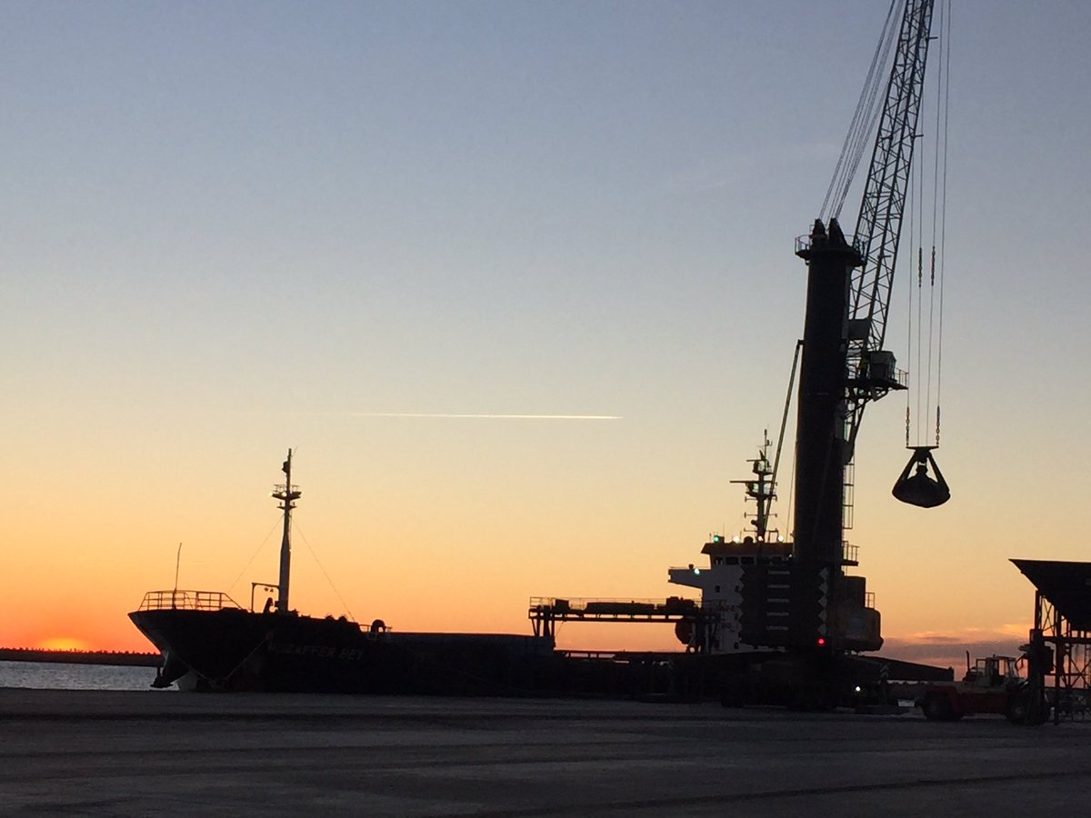 Trafic important cette semaine sur le <a href="/PortdeSete/">Port De Sete</a> vrac liquide, solide, véhicules neufs, camions,....