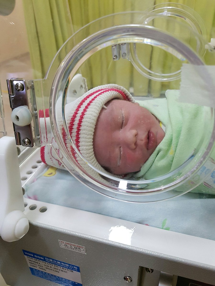 MellyaAlmaa's tweet photo. Alhamdulillah tambah keponakan lg👶😘
#newnephew #babyboy #abangkecilnyaray https://t.co/PEq6uo6413
