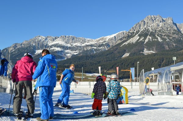 BB_Tirol's tweet photo. Schulskikurse sind weiter im Steigen #ibkwit #intirol #Winter #Skifahren #Schule
https://t.co/V0gfqsWSUk https://t.co/8gOE4lw42C