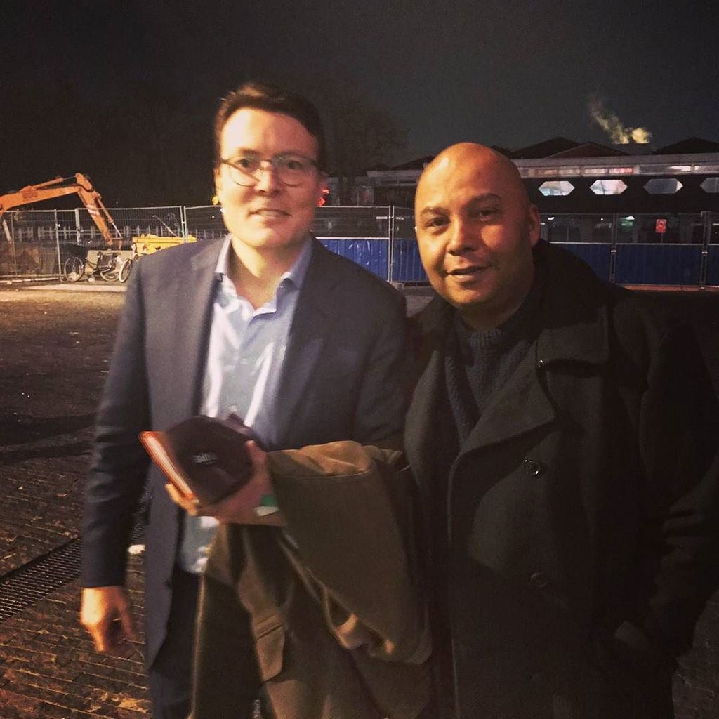 damouthofmadnes's tweet image. In koninklijk gezelschap, kwam de broer van onze koning tegen. Groot Hardcore fan btw 👍😂 ift.tt/2hDtCQU