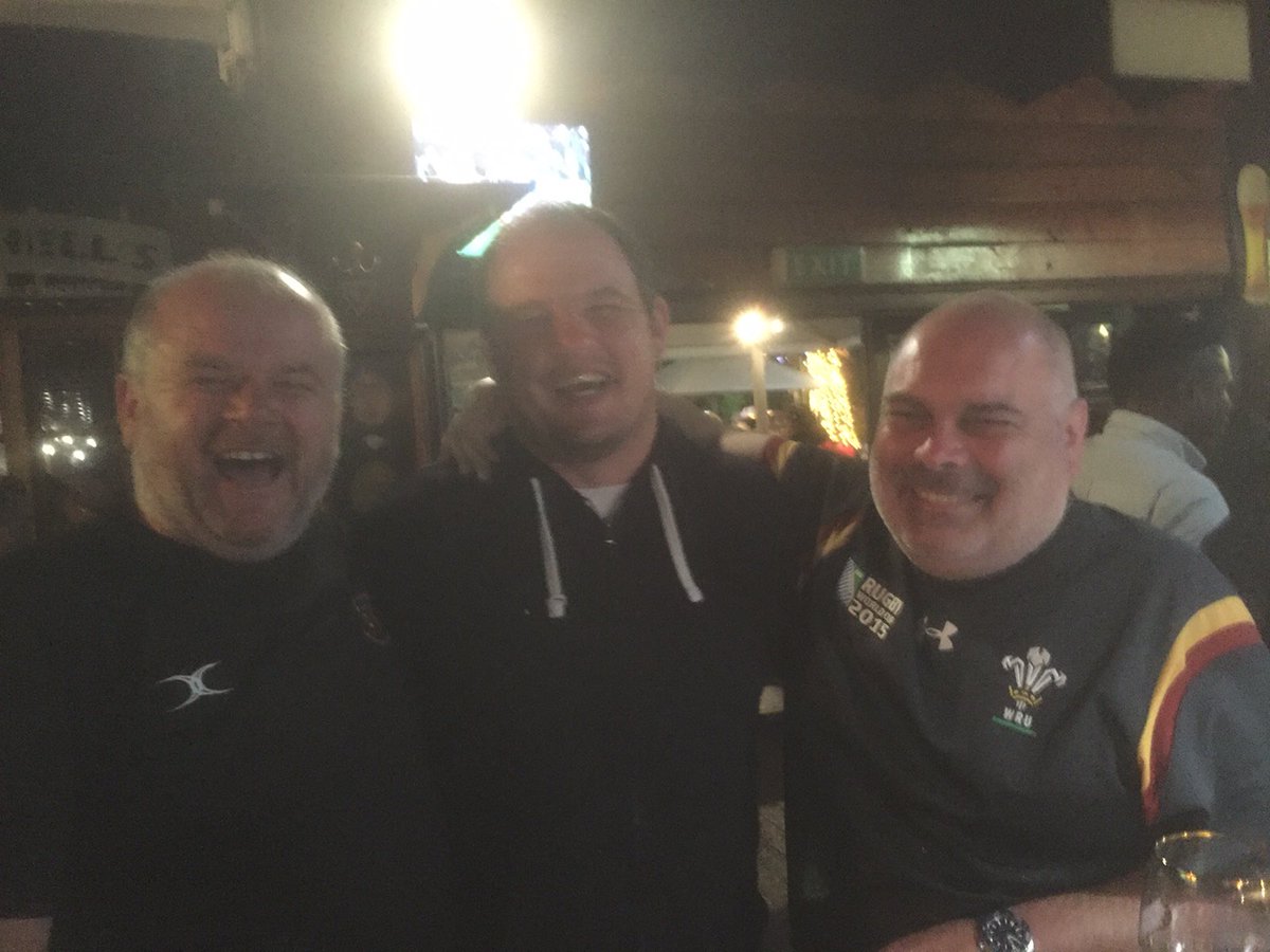 Gary Pwyll update o Cape Town. Joio mas draw, a digon o seidr 'ma iddo fe. Real neis cwrdd 'da gwyneb cyfarwydd. <a href="/gwylnolamlan/">Gwyl Nol a Mlan</a> <a href="/Cpdcrannog/">Cpdcrannog</a>