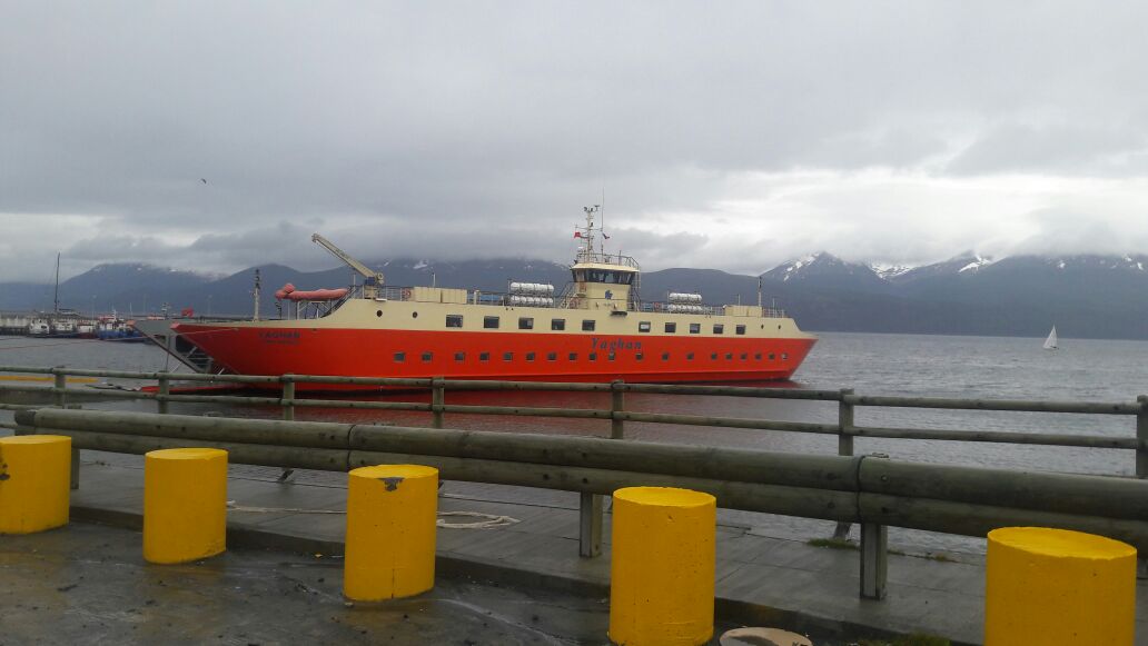 At the other side of the planet in Navarino Island, Tierra de Fuego (Chile), last call before the Antarctic:Tertu guardrails are everywhere!