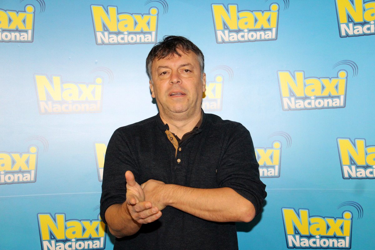 NaxiRadio's tweet photo. Mojih 50'' ( 12 - 16. dec. 2016.) 18 - 19 h,
Gost je dr. Nele Karajlić
RADIO FANTASY NAXI 
FM 106,5 MHz
Online: https://t.co/8UUVzvDKnj https://t.co/Ke74S1wHue