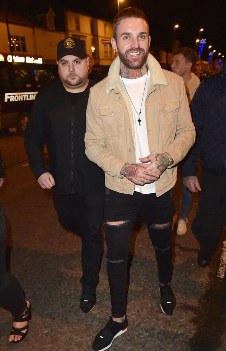 ScottGShore's tweet image. Wanna win this watch and these jeans!! Just retweet and follow @ASGWEAR 

Will pick winner tomorrow😘
asgwear.com