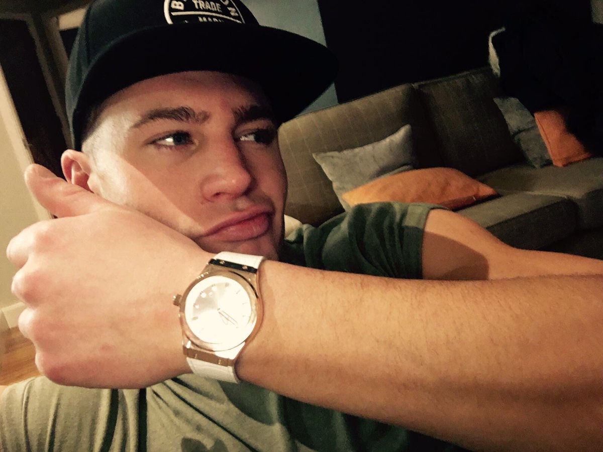 ScottGShore's tweet image. Wanna win this watch and these jeans!! Just retweet and follow @ASGWEAR 

Will pick winner tomorrow😘
asgwear.com