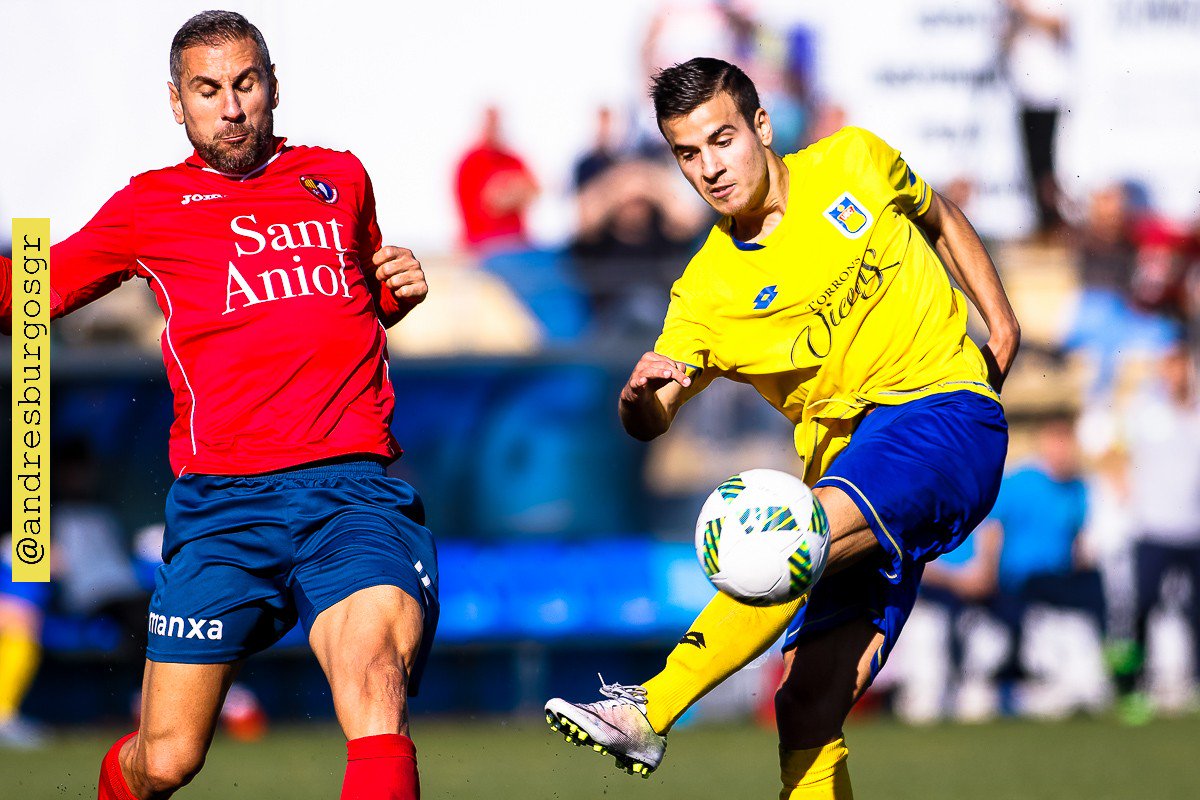 JordiCano10's tweet image. Si no fallas es que no lo has intentado! Partidazo del equipo contra el líder @ueolot este es el camino @uecastelldefels #futcat #3adiv5