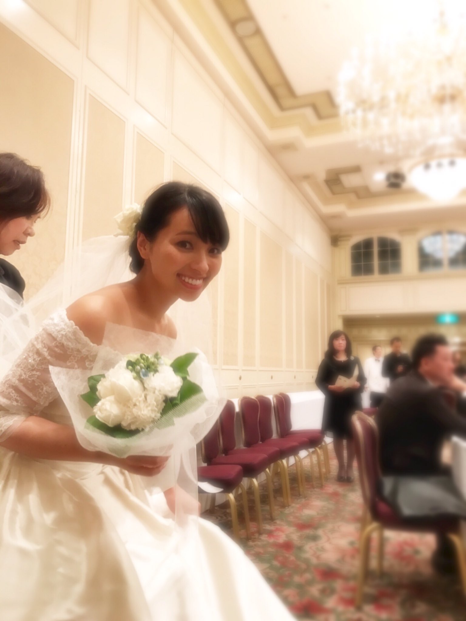Rina Takeda 水崎綾女さんの結婚式 涙が出る程美しかったです 約7年前 映画の現場で出会ってから今まで 会う度に私の頭を撫でてくれる温もり溢れる人 そういえば歳になる瞬間も一緒に居てくれたなあ これからも変わらず我等の姉御でいて下さい