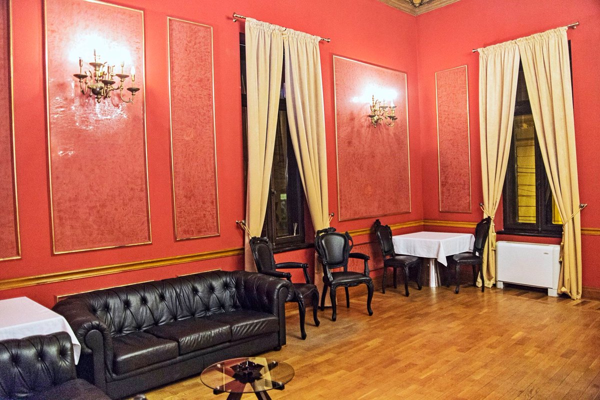 Stone Club este locul unde poți încheia afaceri cu potențialii clienți, sau poți petrece alături de echipa ta!
📩 E-mail: razvan@stoneclub.ro