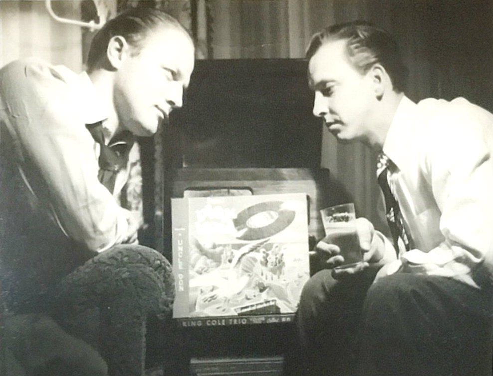 CNET's tweet image. Why my 97-year-old grandfather was never too old for #tech cnet.co/2hfzi6O #family